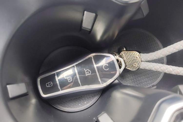 Used BYD Song L DM-i 2025 Intelligent Driving Version 160 km Beyond-Range Type Vehicle Key