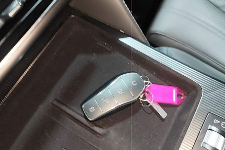 Used BYD Song L DM-i 2025 Intelligent Driving Version 160 km Excellence Edition Vehicle Key