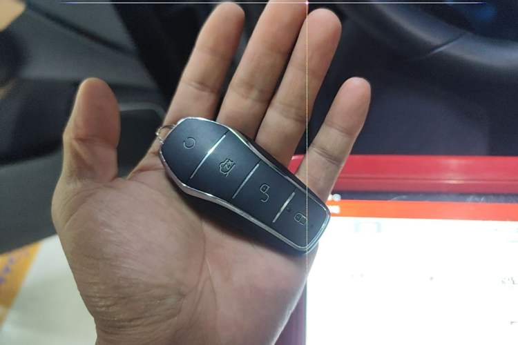 Used BYD Song L DM-i 2025 Intelligent Driving Version 160 km Beyond-Range Type Vehicle Key