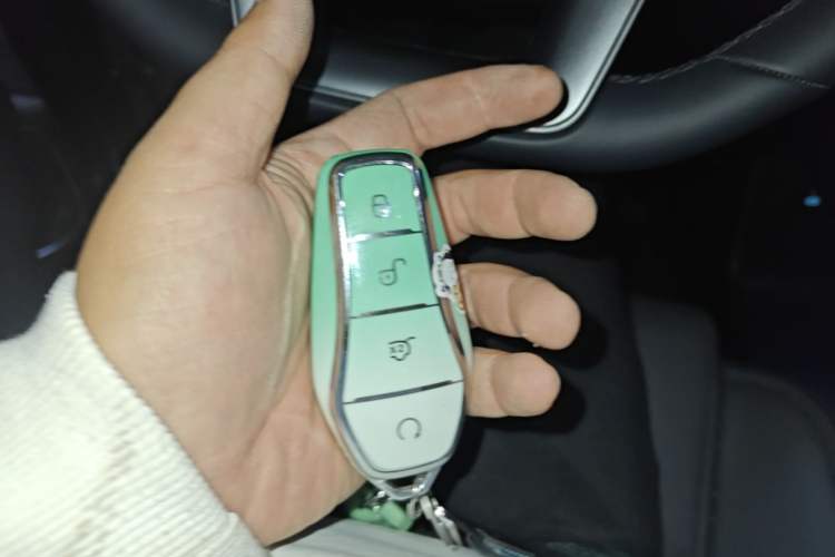 Used BYD Song L DM-i 2025 Intelligent Driving Version 112 km Leading Trim Vehicle Key