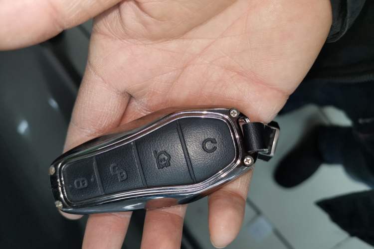Used BYD Song L DM-i 2025 Intelligent Driving Version 112 km Leading Trim Vehicle Key