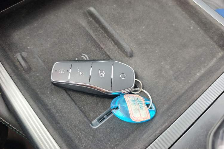 Used BYD Song L DM-i 2025 Intelligent Driving Version 160 km Beyond-Range Type Vehicle Key