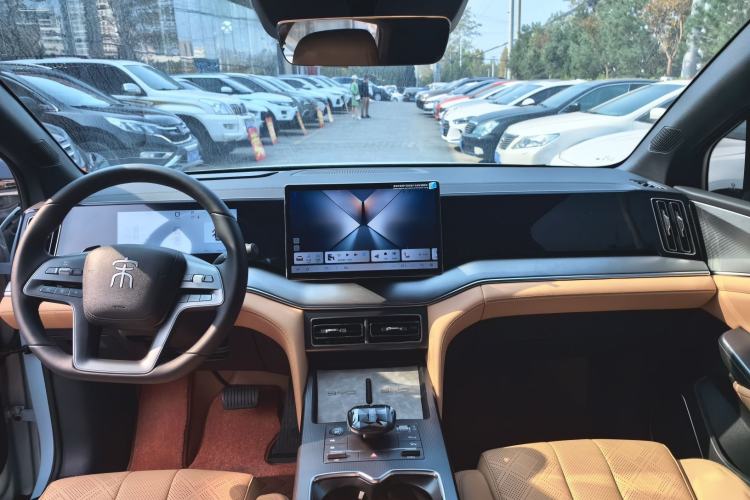 Used BYD Song L DM-i 2025 Intelligent Driving Version 112 km Leading Trim Interior 3