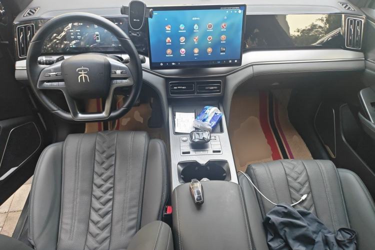 Used BYD Song L DM-i 2025 Intelligent Driving Version 112 km Beyond-Range Type Center Console