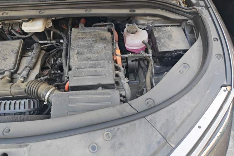 Used BYD Song L DM-i 2025 Intelligent Driving Version 112 km Beyond-Range Type Engine Bay Left