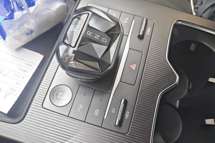 Used BYD Song L DM-i 2025 Intelligent Driving Version 112 km Beyond-Range Type Gear Lever