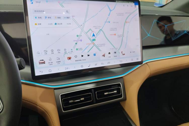 Used BYD Song L DM-i 2025 Intelligent Driving Version 160 km Beyond-Range Type Audio And AC Panel