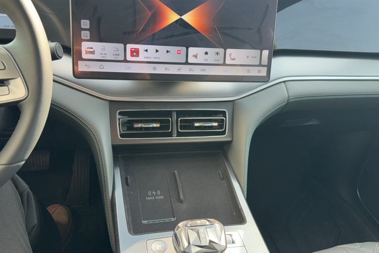 Used BYD Song L DM-i 2025 Intelligent Driving Version 112 km Beyond-Range Type Audio And AC Panel