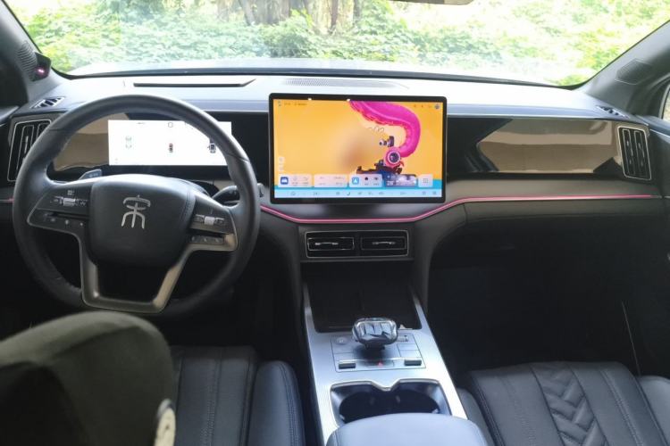 Used BYD Song L DM-i 2025 Intelligent Driving Version 112 km Beyond-Range Type Center Console