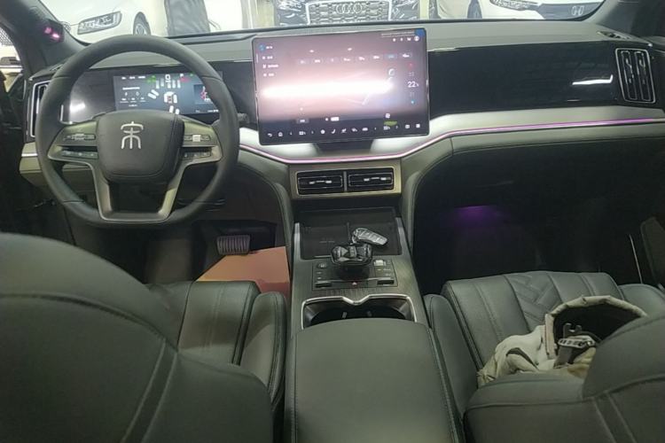 Used BYD Song L DM-i 2025 Intelligent Driving Version 160 km Beyond-Range Type Center Console