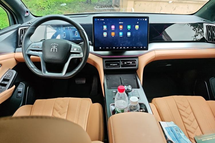 Used BYD Song L DM-i 2025 Intelligent Driving Version 160 km Beyond-Range Type Center Console