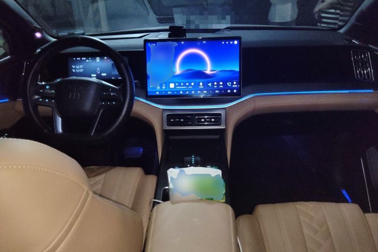 Used BYD Song L DM-i 2025 Intelligent Driving Version 112 km Beyond-Range Type Center Console