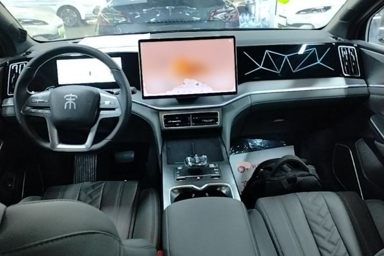 Used BYD Song L DM-i 2025 Intelligent Driving Version 160 km Beyond-Range Type Center Console