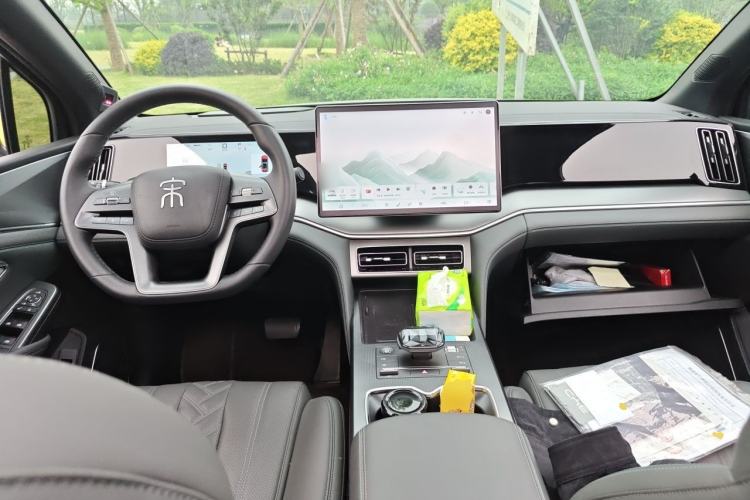 Used BYD Song L DM-i 2025 Intelligent Driving Version 112 km Beyond-Range Type Center Console