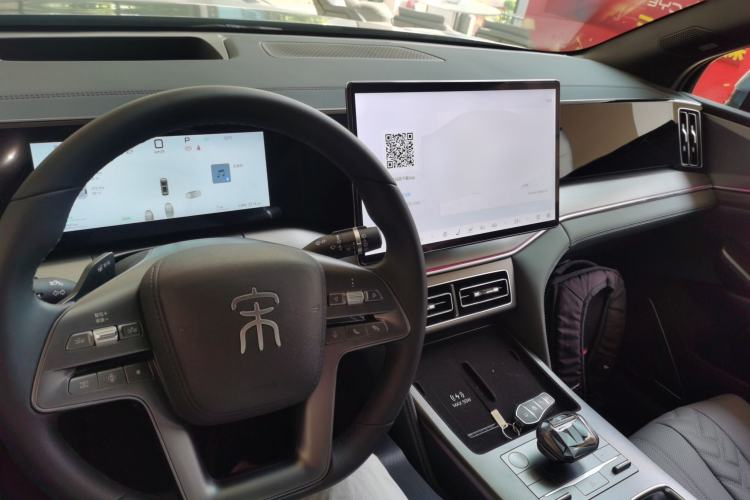 Used BYD Song L DM-i 2025 Intelligent Driving Version 160 km Excellence Edition Center Console