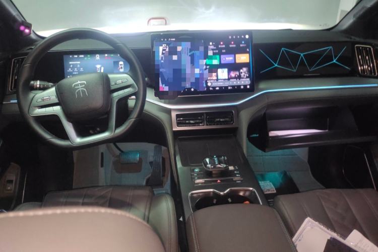 Used BYD Song L DM-i 2025 Intelligent Driving Version 160 km Beyond-Range Type Center Console