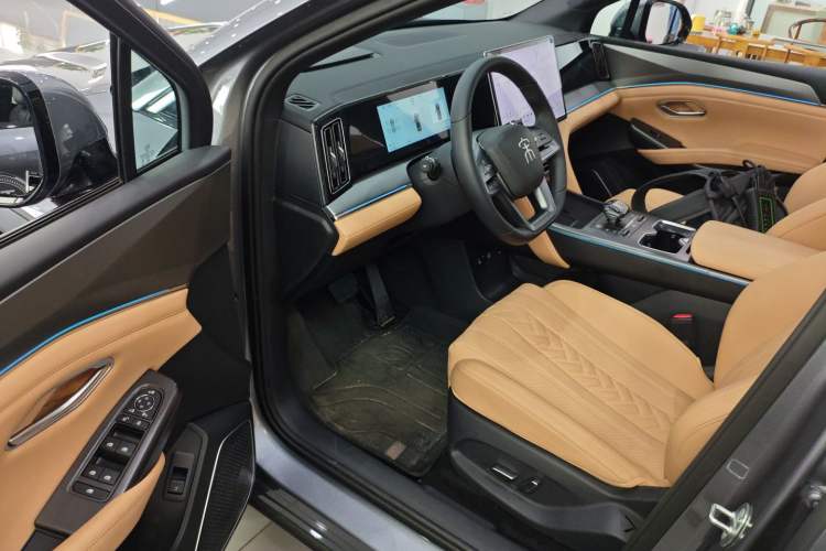 Used BYD Song L DM-i 2025 Intelligent Driving Version 160 km Beyond-Range Type Driver Seat