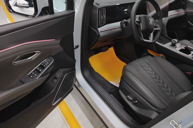 Used BYD Song L DM-i 2025 Intelligent Driving Version 112 km Beyond-Range Type Driver Seat