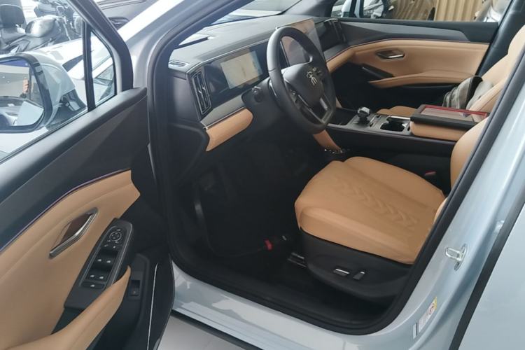 Used BYD Song L DM-i 2025 Intelligent Driving Version 160 km Beyond-Range Type Driver Seat