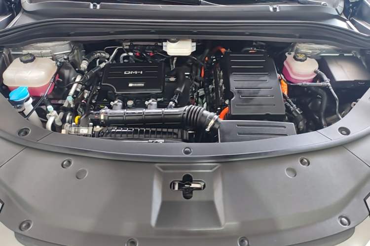 Used BYD Song L DM-i 2025 Intelligent Driving Version 112 km Leading Trim Engine Bay