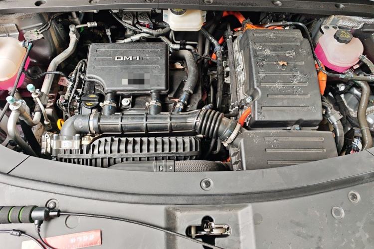 Used BYD Song L DM-i 2025 Intelligent Driving Version 160 km Beyond-Range Type Engine Bay