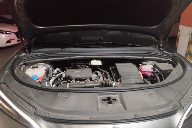 Used BYD Song L DM-i 2025 Intelligent Driving Version 112 km Beyond-Range Type Engine Bay