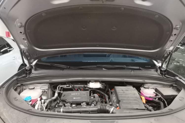 Used BYD Song L DM-i 2025 Intelligent Driving Version 160 km Excellence Edition Engine Bay