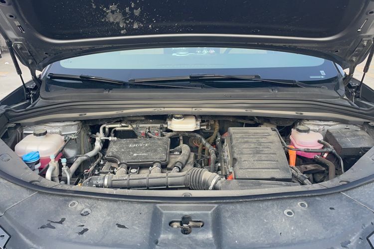 Used BYD Song L DM-i 2025 Intelligent Driving Version 160 km Beyond-Range Type Engine Bay