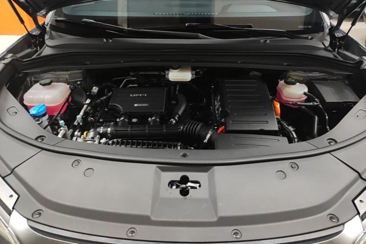 Used BYD Song L DM-i 2025 Intelligent Driving Version 112 km Beyond-Range Type Engine Bay