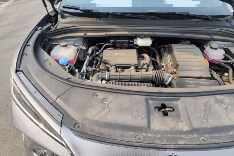 Used BYD Song L DM-i 2025 Intelligent Driving Version 112 km Beyond-Range Type Engine Bay Right