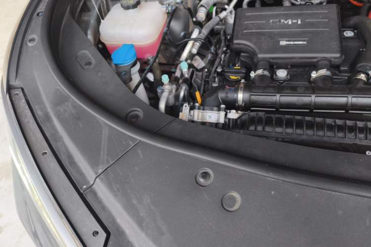 Used BYD Song L DM-i 2025 Intelligent Driving Version 112 km Beyond-Range Type Engine Bay Right