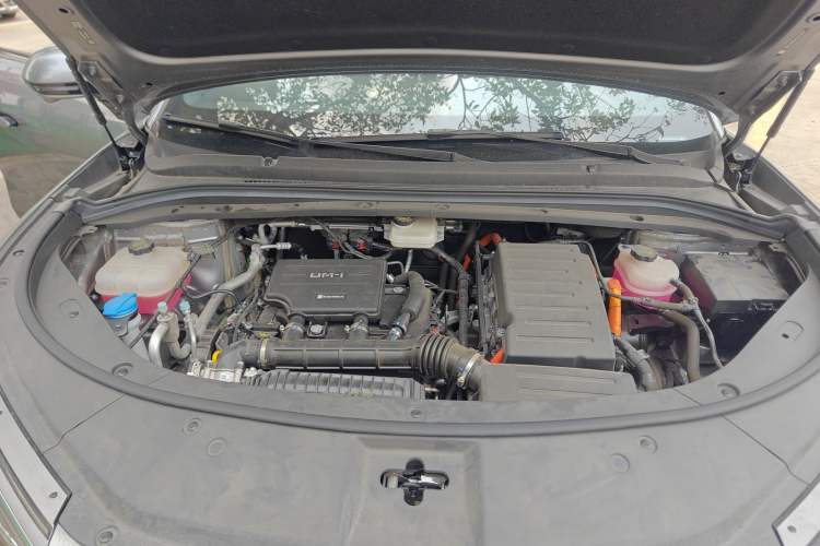 Used BYD Song L DM-i 2025 Intelligent Driving Version 160 km Beyond-Range Type Engine Bay