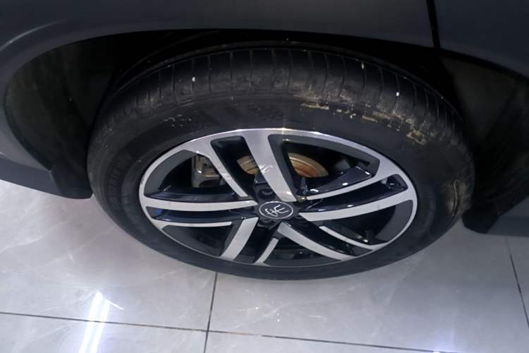 Used BYD Song L DM-i 2025 Intelligent Driving Version 112 km Beyond-Range Type Exterior 2