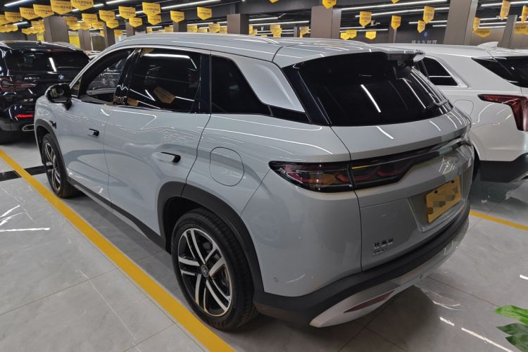 Used BYD Song L DM-i 2025 Intelligent Driving Version 112 km Beyond-Range Type Exterior 2