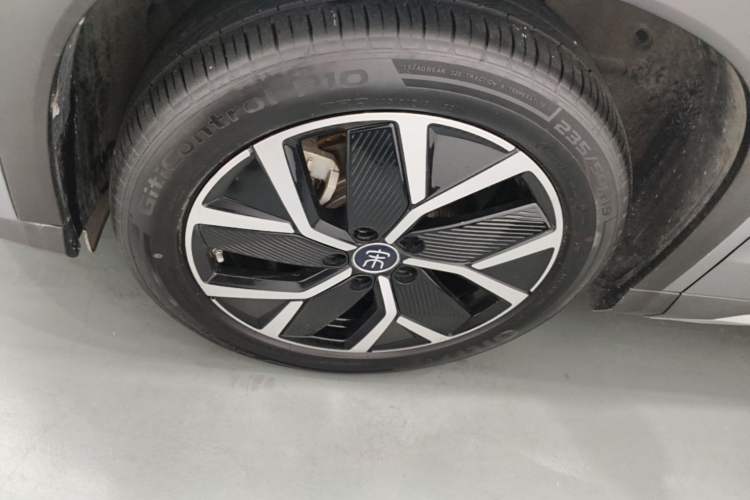 Used BYD Song L DM-i 2025 Intelligent Driving Version 160 km Beyond-Range Type Exterior 4