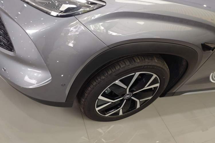 Used BYD Song L DM-i 2025 Intelligent Driving Version 160 km Beyond-Range Type Exterior 4