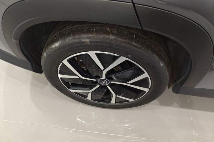 Used BYD Song L DM-i 2025 Intelligent Driving Version 160 km Beyond-Range Type Exterior 5