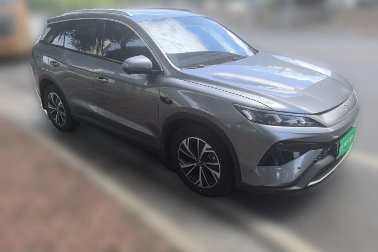 Used BYD Song L DM-i  Front Right 45 Deg