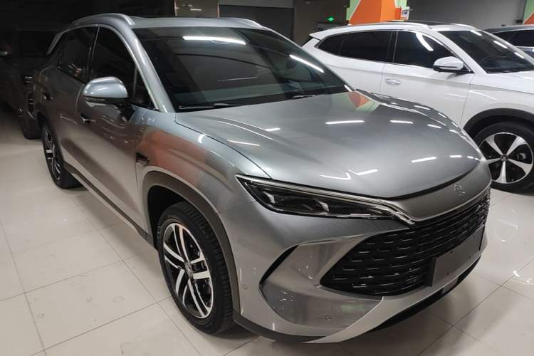 Used BYD Song L DM-i 2025 Intelligent Driving Version 112 km Beyond-Range Type Front Right 45 Deg
