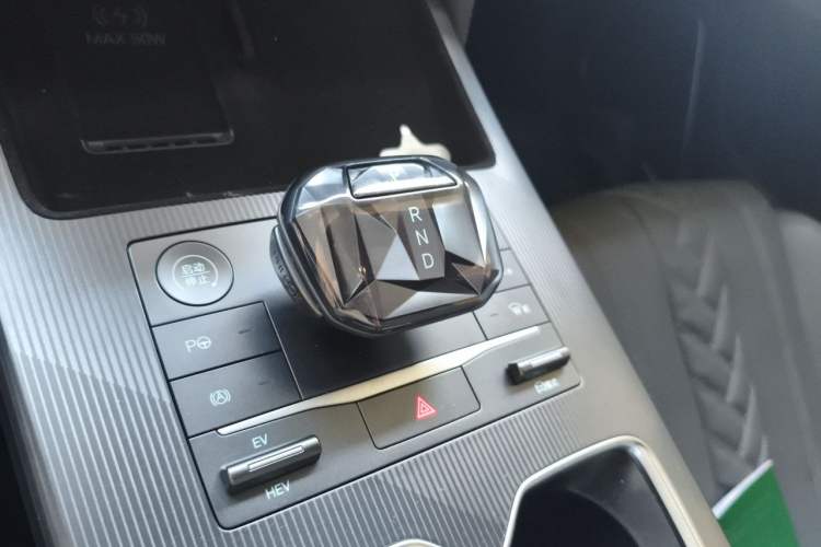 Used BYD Song L DM-i 2025 Intelligent Driving Version 112 km Beyond-Range Type Gear Lever