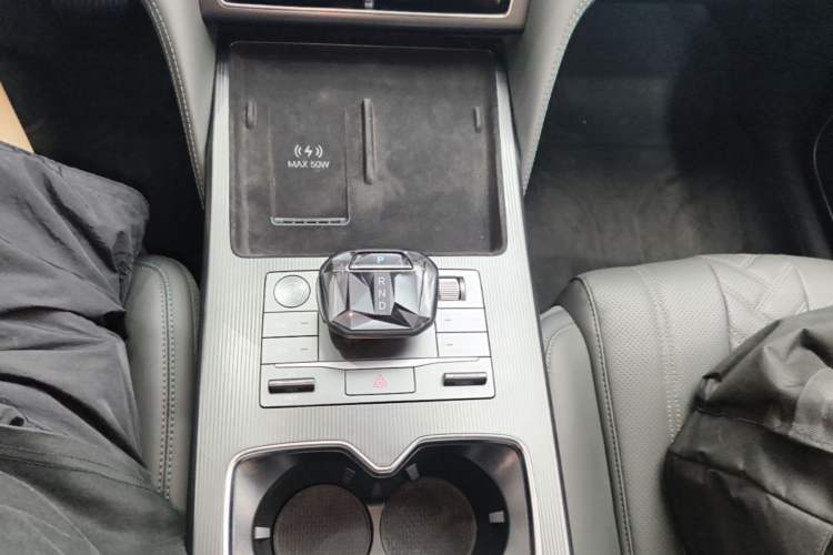 Used BYD Song L DM-i 2025 Intelligent Driving Version 160 km Beyond-Range Type Gear Lever