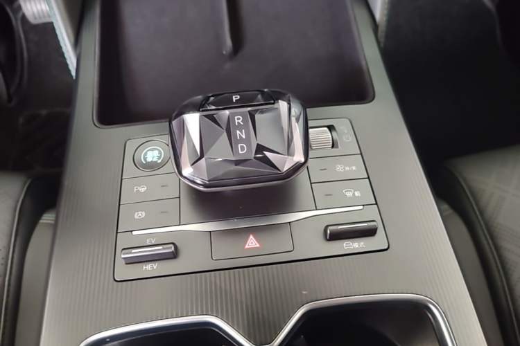 Used BYD Song L DM-i 2025 Intelligent Driving Version 112 km Leading Trim Gear Lever