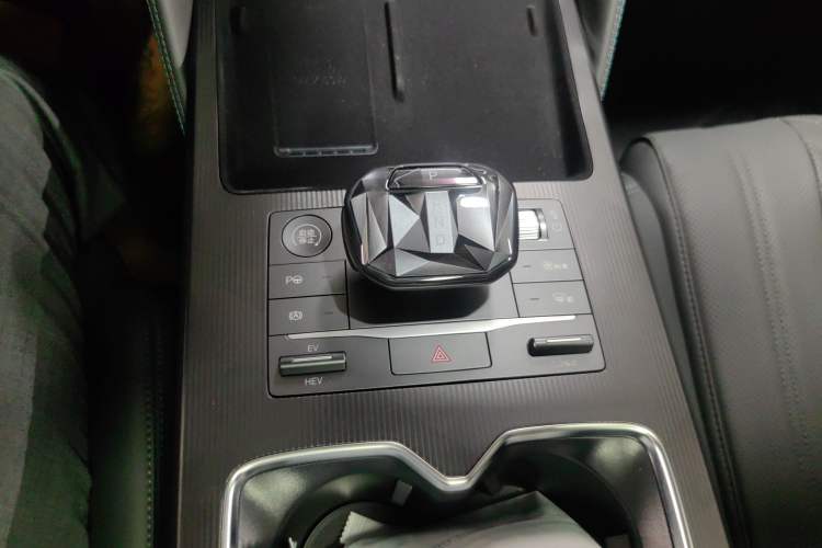Used BYD Song L DM-i 2025 Intelligent Driving Version 160 km Excellence Edition Gear Lever
