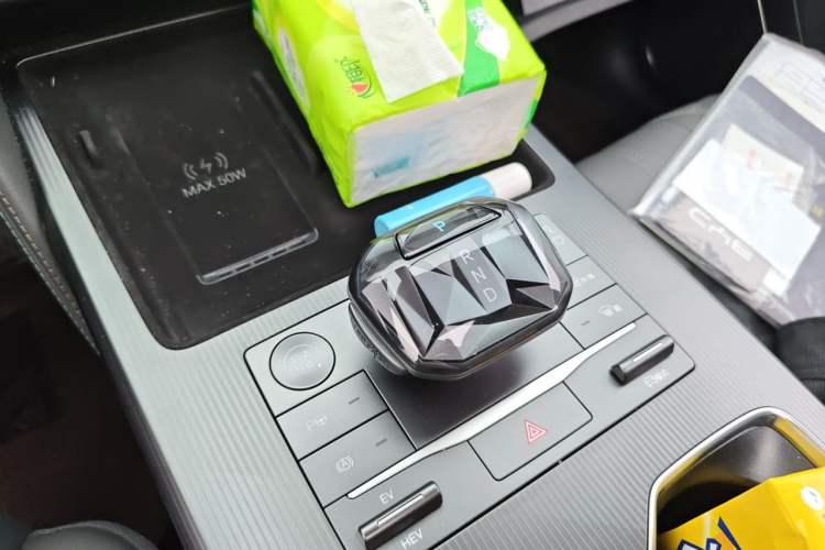 Used BYD Song L DM-i 2025 Intelligent Driving Version 112 km Beyond-Range Type Gear Lever