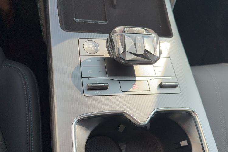 Used BYD Song L DM-i 2025 Intelligent Driving Version 112 km Beyond-Range Type Gear Lever