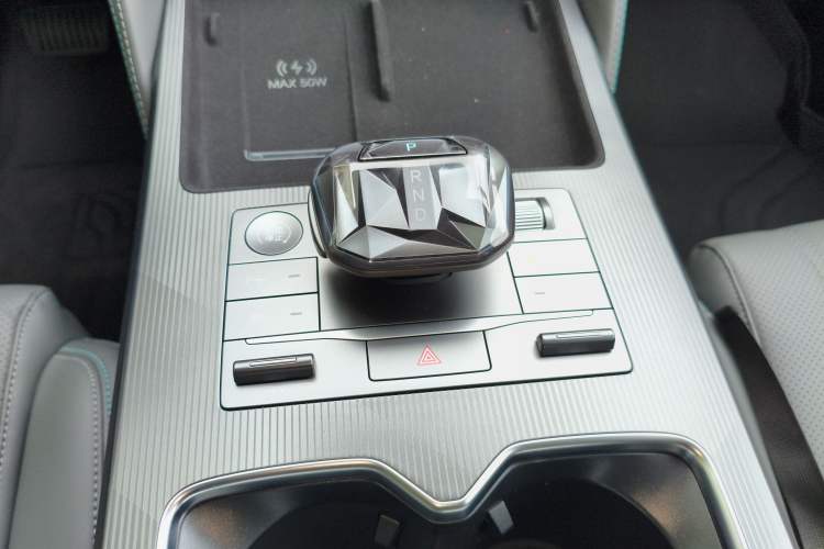 Used BYD Song L DM-i 2025 Intelligent Driving Version 160 km Beyond-Range Type Gear Lever