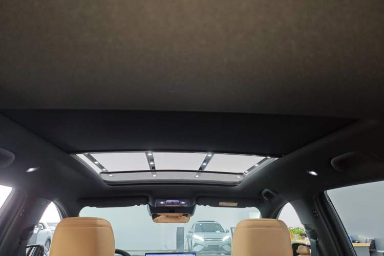 Used BYD Song L DM-i 2025 Intelligent Driving Version 160 km Beyond-Range Type Headliner