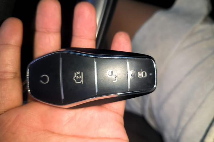Used BYD Song L DM-i 2025 Intelligent Driving Version 112 km Beyond-Range Type Interior 1