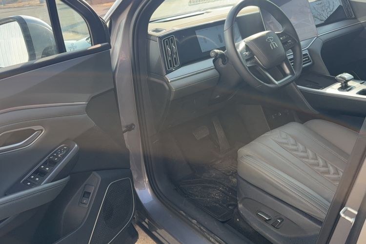 Used BYD Song L DM-i 2025 Intelligent Driving Version 112 km Beyond-Range Type Interior 2