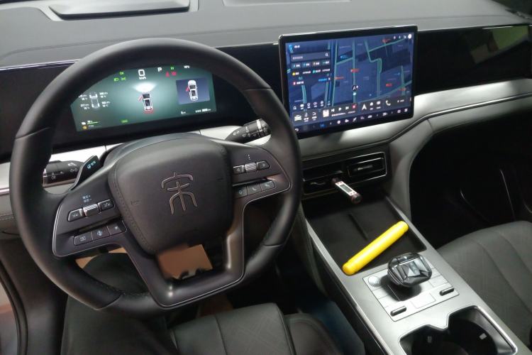Used BYD Song L DM-i 2025 Intelligent Driving Version 112 km Leading Trim Interior 2